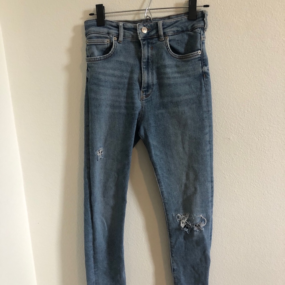 High waisted jeans